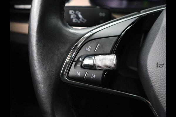 Škoda SCALA 1.0 TSI Business Edition | Automaat | Stoelverwarming | Adaptive cruise | Trekhaak | Carplay | Keyless | Climate control | Navigatie | Parkeerhulp | Virtual Cockpit