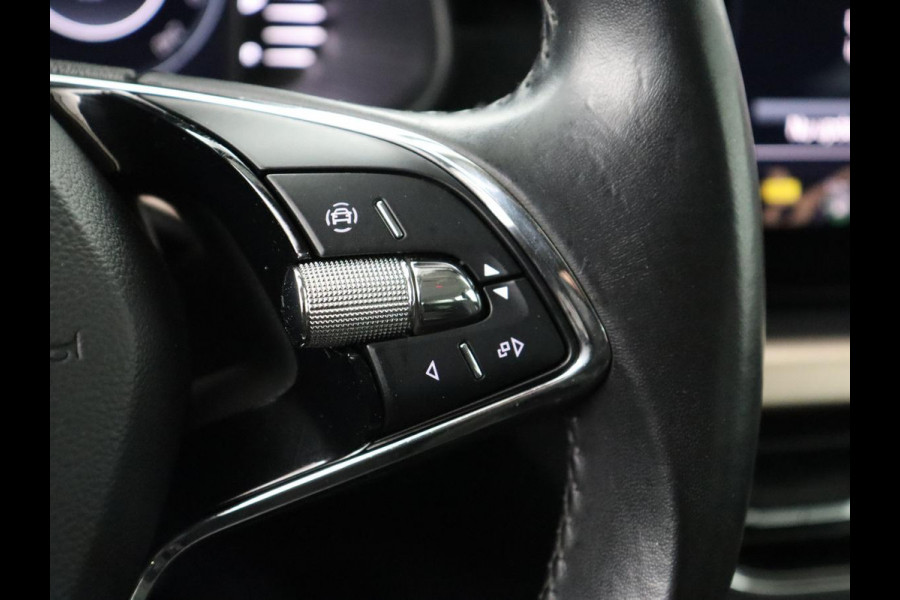 Škoda SCALA 1.0 TSI Business Edition | Automaat | Stoelverwarming | Adaptive cruise | Trekhaak | Carplay | Keyless | Climate control | Navigatie | Parkeerhulp | Virtual Cockpit