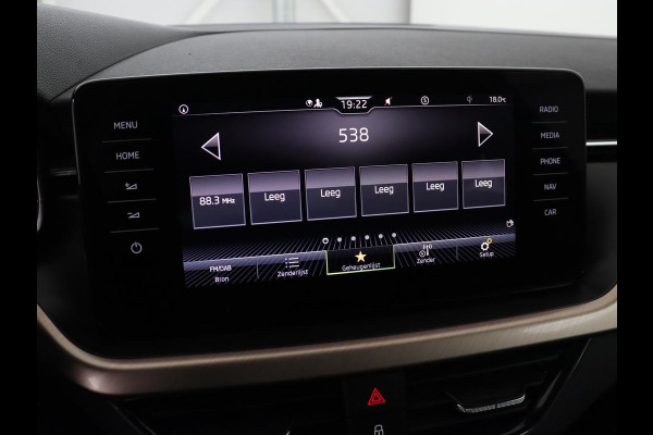 Škoda SCALA 1.0 TSI Business Edition | Automaat | Stoelverwarming | Adaptive cruise | Trekhaak | Carplay | Keyless | Climate control | Navigatie | Parkeerhulp | Virtual Cockpit