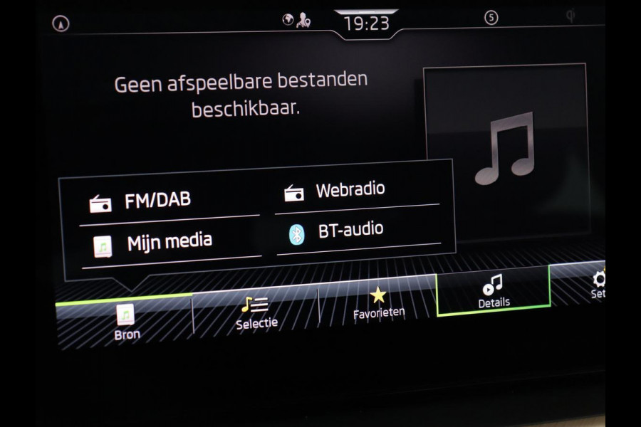 Škoda SCALA 1.0 TSI Business Edition | Automaat | Stoelverwarming | Adaptive cruise | Trekhaak | Carplay | Keyless | Climate control | Navigatie | Parkeerhulp | Virtual Cockpit