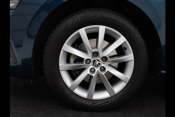 Škoda SCALA 1.0 TSI Business Edition | Automaat | Stoelverwarming | Adaptive cruise | Trekhaak | Carplay | Keyless | Climate control | Navigatie | Parkeerhulp | Virtual Cockpit