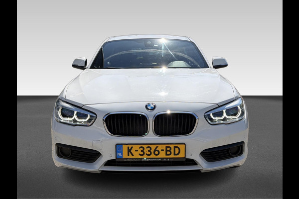 BMW 1-serie 118i Executive Automaat Incl. Stoelverwarming | Lederen stoelen| Parkeersensoren | Navigatie