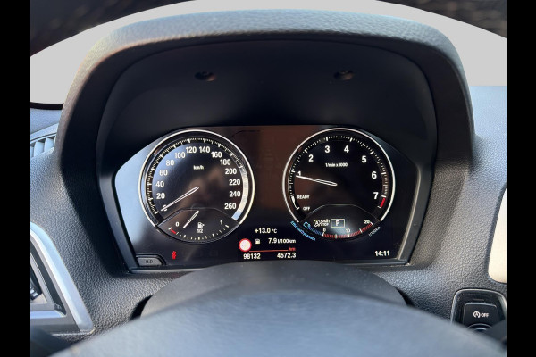 BMW 1-serie 118i Executive Automaat Incl. Stoelverwarming | Lederen stoelen| Parkeersensoren | Navigatie