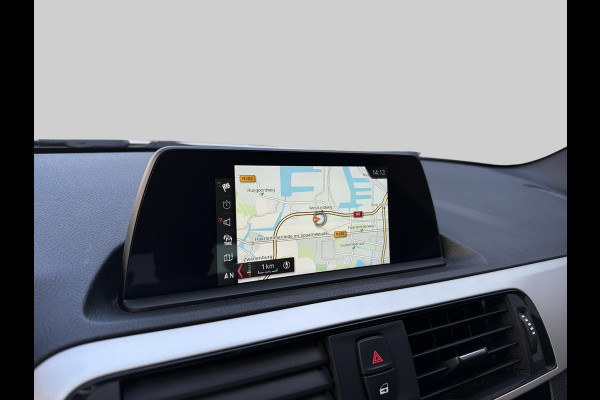BMW 1-serie 118i Executive Automaat Incl. Stoelverwarming | Lederen stoelen| Parkeersensoren | Navigatie