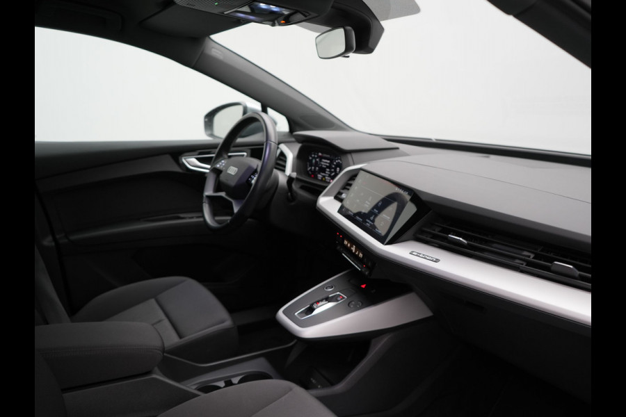 Audi Q4 e-tron 50 quattro Advanced edition 77 kWh 300pk Dealer O.H. | Apple Carplay | Voorstoelen Verwarmd | Navigatie Plus | 19"L.M | LED | Cruise Control | DAB | Virtual |