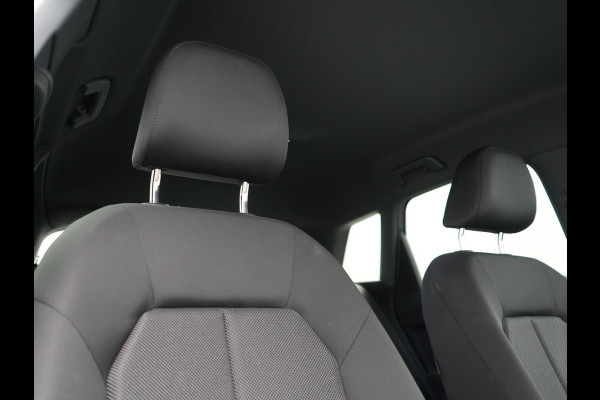 Audi Q4 e-tron 50 quattro Advanced edition 77 kWh 300pk Dealer O.H. | Apple Carplay | Voorstoelen Verwarmd | Navigatie Plus | 19"L.M | LED | Cruise Control | DAB | Virtual |