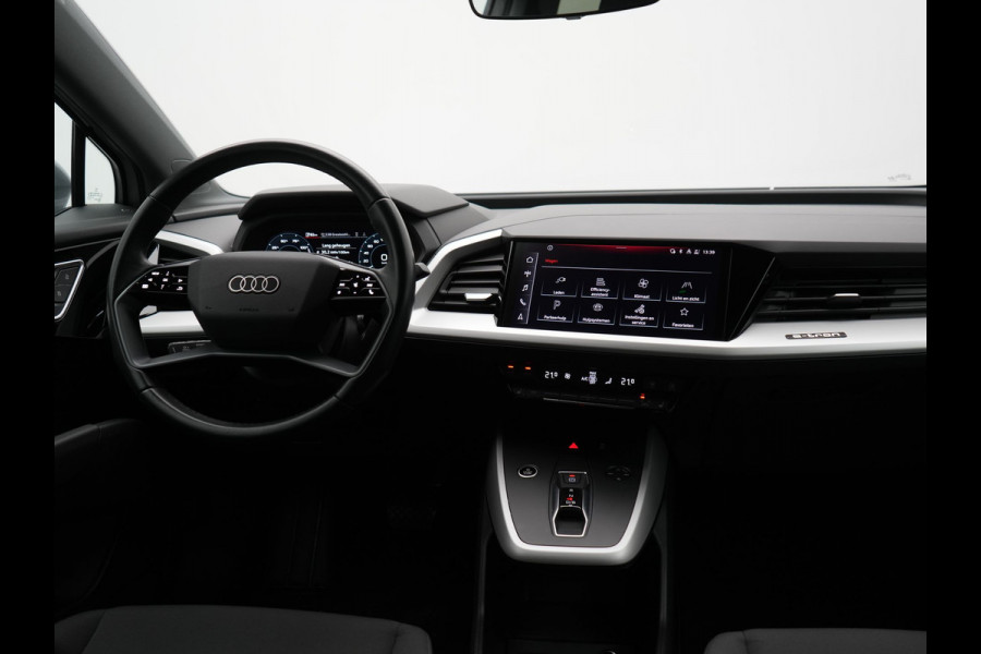 Audi Q4 e-tron 50 quattro Advanced edition 77 kWh 300pk Dealer O.H. | Apple Carplay | Voorstoelen Verwarmd | Navigatie Plus | 19"L.M | LED | Cruise Control | DAB | Virtual |