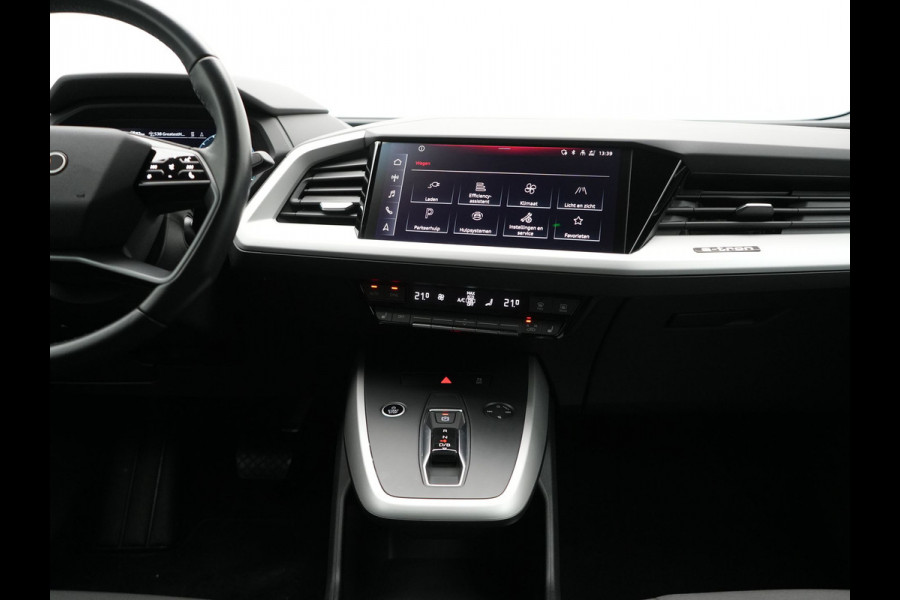 Audi Q4 e-tron 50 quattro Advanced edition 77 kWh 300pk Dealer O.H. | Apple Carplay | Voorstoelen Verwarmd | Navigatie Plus | 19"L.M | LED | Cruise Control | DAB | Virtual |