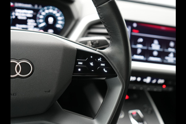Audi Q4 e-tron 50 quattro Advanced edition 77 kWh 300pk Dealer O.H. | Apple Carplay | Voorstoelen Verwarmd | Navigatie Plus | 19"L.M | LED | Cruise Control | DAB | Virtual |