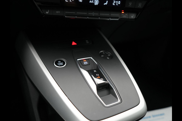 Audi Q4 e-tron 50 quattro Advanced edition 77 kWh 300pk Dealer O.H. | Apple Carplay | Voorstoelen Verwarmd | Navigatie Plus | 19"L.M | LED | Cruise Control | DAB | Virtual |