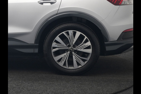 Audi Q4 e-tron 50 quattro Advanced edition 77 kWh 300pk Dealer O.H. | Apple Carplay | Voorstoelen Verwarmd | Navigatie Plus | 19"L.M | LED | Cruise Control | DAB | Virtual |