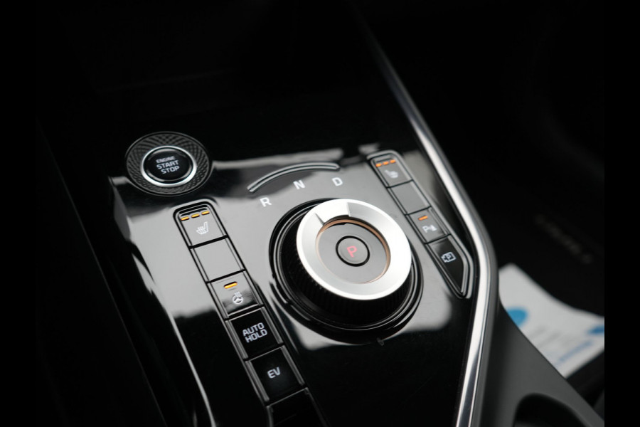 Kia Niro 1.6 GDi DynamicLine PHEV 182pk Dealer O.H. | Adaptive Cruise | Camera | Sportstoelen & Stuur Verwarmd | Sfeerverlichting | Apple Carplay | Keyless | Blis | Navigatie | DAB | LED Koplampen | Virtual | Plug In Hybrid |