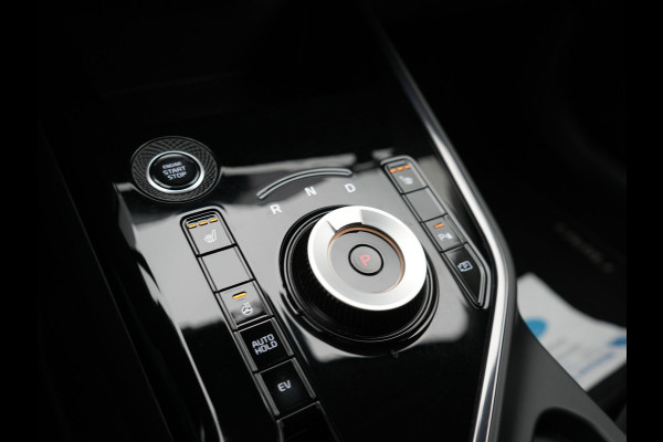 Kia Niro 1.6 GDi DynamicLine PHEV 182pk Dealer O.H. | Adaptive Cruise | Camera | Sportstoelen & Stuur Verwarmd | Sfeerverlichting | Apple Carplay | Keyless | Blis | Navigatie | DAB | LED Koplampen | Virtual | Plug In Hybrid |