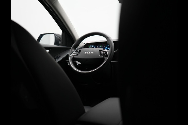 Kia Niro 1.6 GDi DynamicLine PHEV 182pk Dealer O.H. | Adaptive Cruise | Camera | Sportstoelen & Stuur Verwarmd | Sfeerverlichting | Apple Carplay | Keyless | Blis | Navigatie | DAB | LED Koplampen | Virtual | Plug In Hybrid |