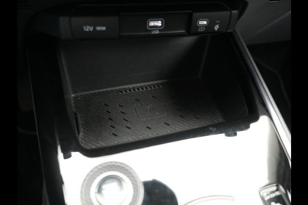 Kia Niro 1.6 GDi DynamicLine PHEV 182pk Dealer O.H. | Adaptive Cruise | Camera | Sportstoelen & Stuur Verwarmd | Sfeerverlichting | Apple Carplay | Keyless | Blis | Navigatie | DAB | LED Koplampen | Virtual | Plug In Hybrid |