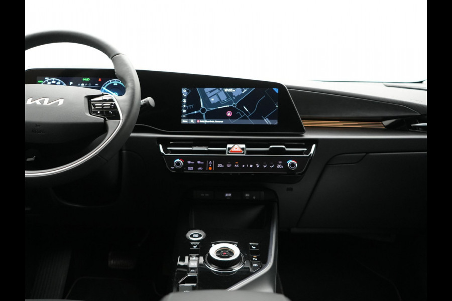 Kia Niro 1.6 GDi DynamicLine PHEV 182pk Dealer O.H. | Adaptive Cruise | Camera | Sportstoelen & Stuur Verwarmd | Sfeerverlichting | Apple Carplay | Keyless | Blis | Navigatie | DAB | LED Koplampen | Virtual | Plug In Hybrid |