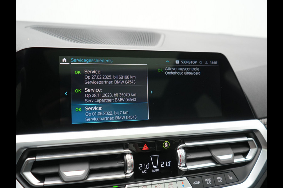 BMW 3 Serie Touring 330e M Sport 293pk Dealer O.H. Dravitgrau | Panodak | Adaptive Cruise | Camera | Lederen Sportstoelen Memory & Verwarmd | Sfeerverlichting | Stuur Verwarmd | Hifi Audio | Blis | Keyless | Apple Carplay | Plug In Hybrid |