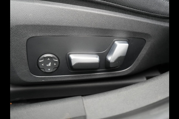 BMW 3 Serie Touring 330e M Sport 293pk Dealer O.H. Dravitgrau | Panodak | Adaptive Cruise | Camera | Lederen Sportstoelen Memory & Verwarmd | Sfeerverlichting | Stuur Verwarmd | Hifi Audio | Blis | Keyless | Apple Carplay | Plug In Hybrid |