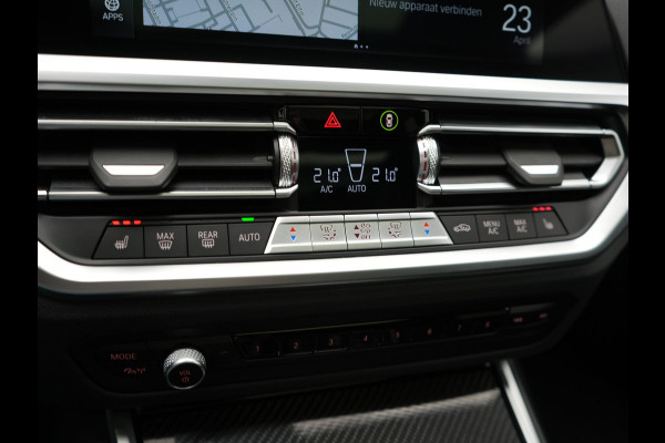 BMW 3 Serie Touring 330e M Sport 293pk Dealer O.H. Dravitgrau | Panodak | Adaptive Cruise | Camera | Lederen Sportstoelen Memory & Verwarmd | Sfeerverlichting | Stuur Verwarmd | Hifi Audio | Blis | Keyless | Apple Carplay | Plug In Hybrid |