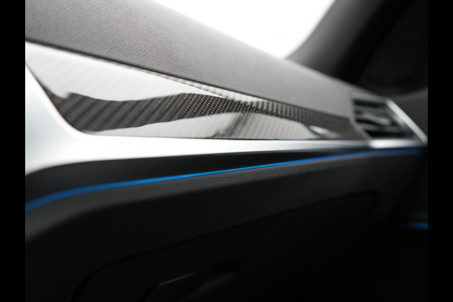 BMW 3 Serie Touring 330e M Sport 293pk Dealer O.H. Dravitgrau | Panodak | Adaptive Cruise | Camera | Lederen Sportstoelen Memory & Verwarmd | Sfeerverlichting | Stuur Verwarmd | Hifi Audio | Blis | Keyless | Apple Carplay | Plug In Hybrid |