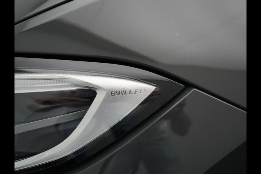 BMW 3 Serie Touring 330e M Sport 293pk Dealer O.H. Dravitgrau | Panodak | Adaptive Cruise | Camera | Lederen Sportstoelen Memory & Verwarmd | Sfeerverlichting | Stuur Verwarmd | Hifi Audio | Blis | Keyless | Apple Carplay | Plug In Hybrid |