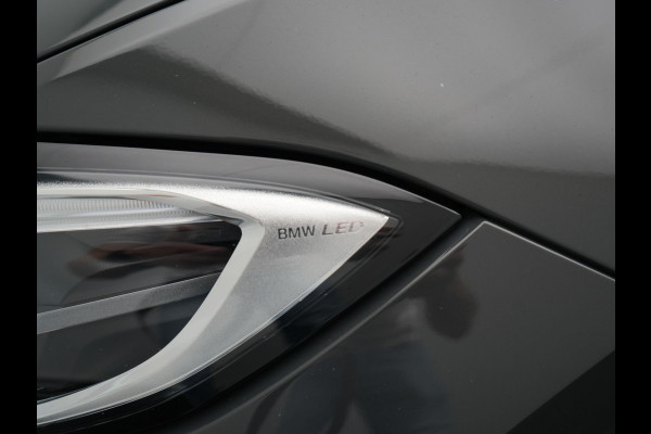 BMW 3 Serie Touring 330e M Sport 293pk Dealer O.H. Dravitgrau | Panodak | Adaptive Cruise | Camera | Lederen Sportstoelen Memory & Verwarmd | Sfeerverlichting | Stuur Verwarmd | Hifi Audio | Blis | Keyless | Apple Carplay | Plug In Hybrid |