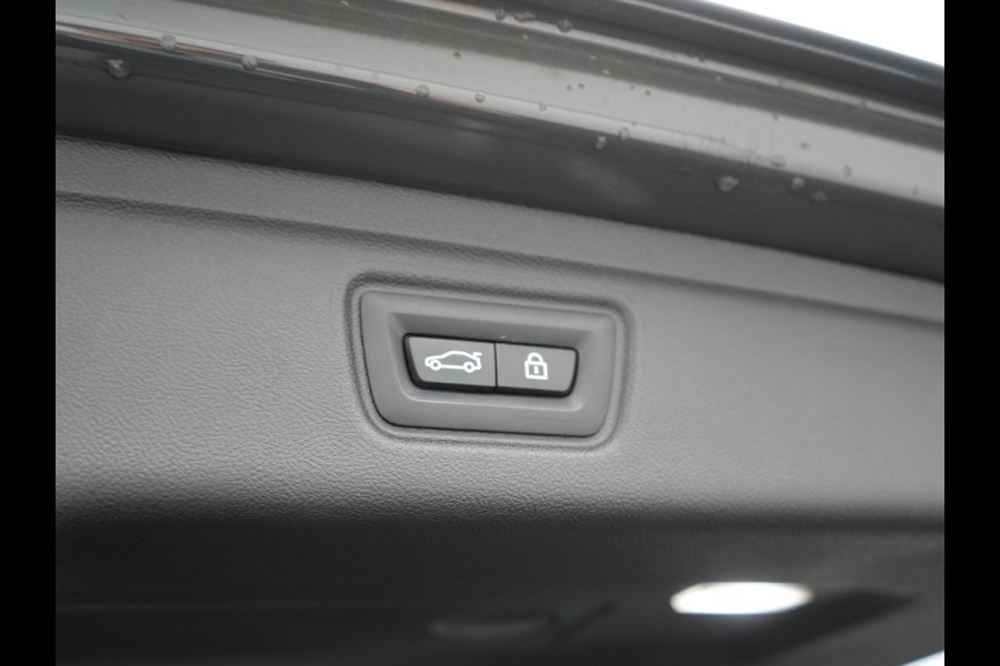 BMW 3 Serie Touring 330e M Sport 293pk Dealer O.H. Dravitgrau | Panodak | Adaptive Cruise | Camera | Lederen Sportstoelen Memory & Verwarmd | Sfeerverlichting | Stuur Verwarmd | Hifi Audio | Blis | Keyless | Apple Carplay | Plug In Hybrid |