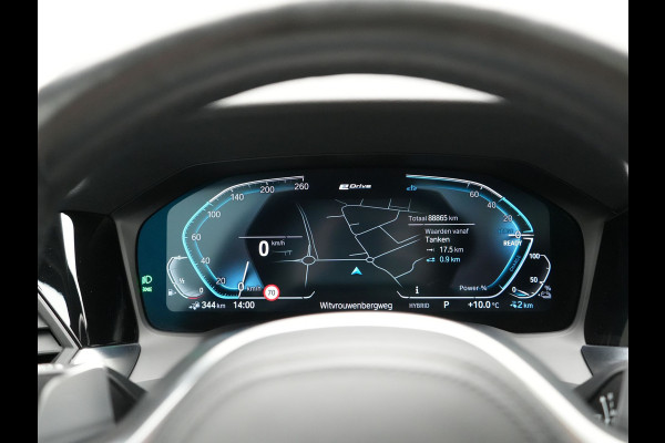 BMW 3 Serie Touring 330e M Sport 293pk Dealer O.H. Dravitgrau | Panodak | Adaptive Cruise | Camera | Lederen Sportstoelen Memory & Verwarmd | Sfeerverlichting | Stuur Verwarmd | Hifi Audio | Blis | Keyless | Apple Carplay | Plug In Hybrid |