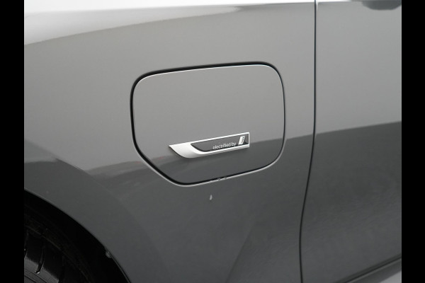BMW 3 Serie Touring 330e M Sport 293pk Dealer O.H. Dravitgrau | Panodak | Adaptive Cruise | Camera | Lederen Sportstoelen Memory & Verwarmd | Sfeerverlichting | Stuur Verwarmd | Hifi Audio | Blis | Keyless | Apple Carplay | Plug In Hybrid |