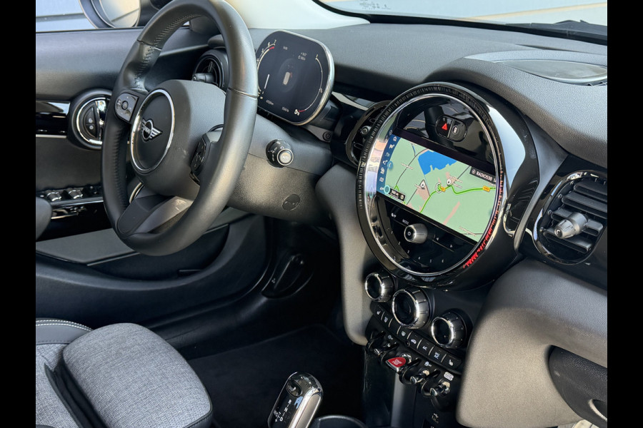 MINI Mini 1.5 Cooper 136 PK Camden Plus Edition Automaat / Camera / Navigatie