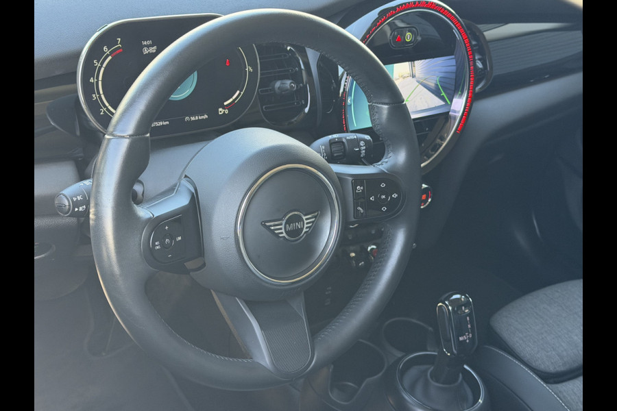 MINI Mini 1.5 Cooper 136 PK Camden Plus Edition Automaat / Camera / Navigatie