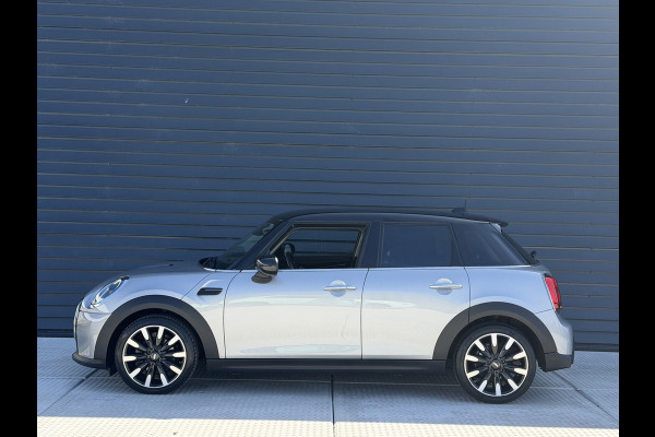 MINI Mini 1.5 Cooper 136 PK Camden Plus Edition Automaat / Camera / Navigatie