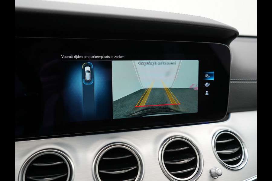 Mercedes-Benz E-Klasse Estate 300 e AMG Line PHEV 320pk Dealer O.H. | Panodak | Camera | Alcantara Sportstoelen Verwarmd | Sfeerverlichting | Blis | Apple Carplay | Night Pakket | Virtual | Navigatie | DAB | Plug In Hybrid |
