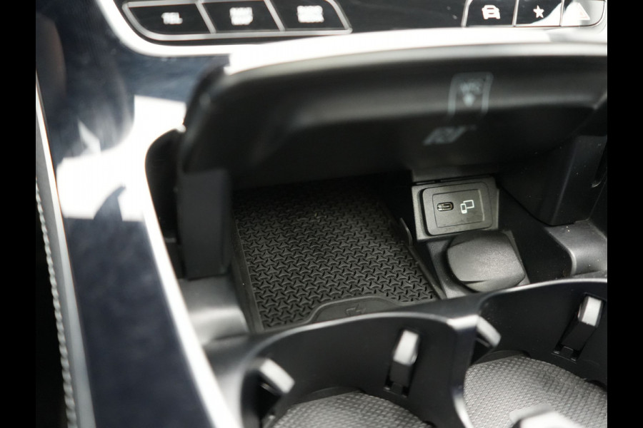 Mercedes-Benz E-Klasse Estate 300 e AMG Line PHEV 320pk Dealer O.H. | Panodak | Camera | Alcantara Sportstoelen Verwarmd | Sfeerverlichting | Blis | Apple Carplay | Night Pakket | Virtual | Navigatie | DAB | Plug In Hybrid |