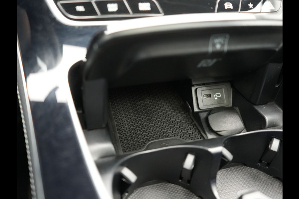 Mercedes-Benz E-Klasse Estate 300 e AMG Line PHEV 320pk Dealer O.H. | Panodak | Camera | Alcantara Sportstoelen Verwarmd | Sfeerverlichting | Blis | Apple Carplay | Night Pakket | Virtual | Navigatie | DAB | Plug In Hybrid |