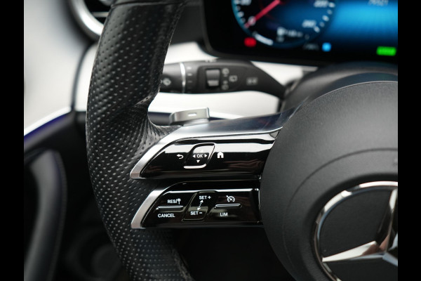 Mercedes-Benz E-Klasse Estate 300 e AMG Line PHEV 320pk Dealer O.H. | Panodak | Camera | Alcantara Sportstoelen Verwarmd | Sfeerverlichting | Blis | Apple Carplay | Night Pakket | Virtual | Navigatie | DAB | Plug In Hybrid |