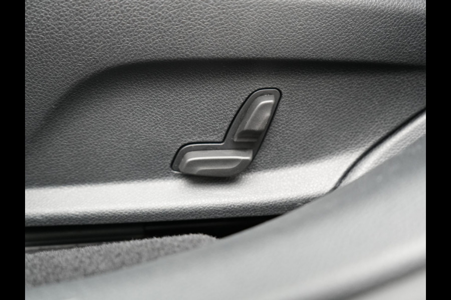 Mercedes-Benz E-Klasse Estate 300 e AMG Line PHEV 320pk Dealer O.H. | Panodak | Camera | Alcantara Sportstoelen Verwarmd | Sfeerverlichting | Blis | Apple Carplay | Night Pakket | Virtual | Navigatie | DAB | Plug In Hybrid |