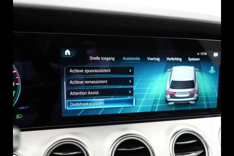 Mercedes-Benz E-Klasse Estate 300 e AMG Line PHEV 320pk Dealer O.H. | Panodak | Camera | Alcantara Sportstoelen Verwarmd | Sfeerverlichting | Blis | Apple Carplay | Night Pakket | Virtual | Navigatie | DAB | Plug In Hybrid |