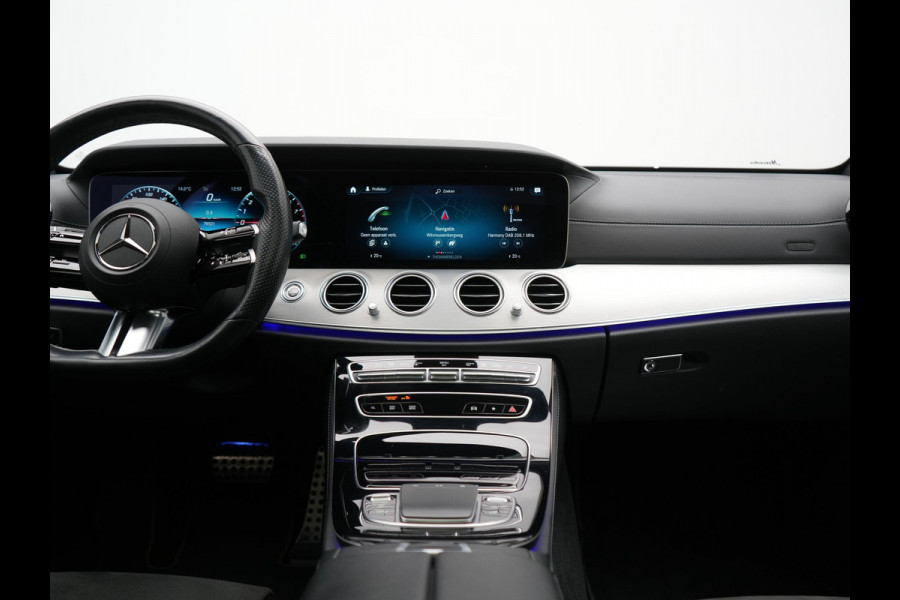Mercedes-Benz E-Klasse Estate 300 e AMG Line PHEV 320pk Dealer O.H. | Panodak | Camera | Alcantara Sportstoelen Verwarmd | Sfeerverlichting | Blis | Apple Carplay | Night Pakket | Virtual | Navigatie | DAB | Plug In Hybrid |