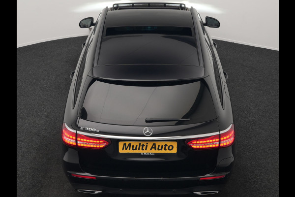 Mercedes-Benz E-Klasse Estate 300 e AMG Line PHEV 320pk Dealer O.H. | Panodak | Camera | Alcantara Sportstoelen Verwarmd | Sfeerverlichting | Blis | Apple Carplay | Night Pakket | Virtual | Navigatie | DAB | Plug In Hybrid |