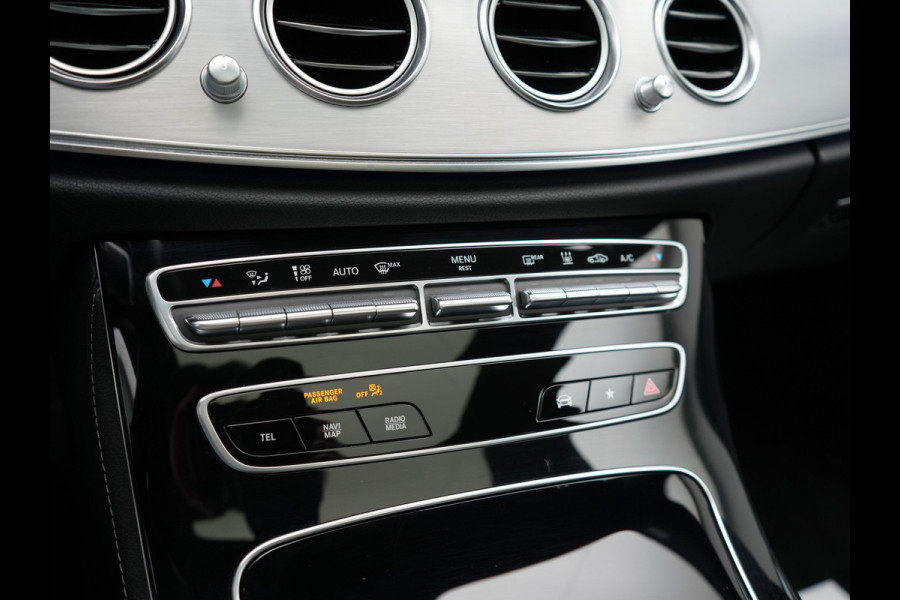 Mercedes-Benz E-Klasse Estate 300 e AMG Line PHEV 320pk Dealer O.H. | Panodak | Camera | Alcantara Sportstoelen Verwarmd | Sfeerverlichting | Blis | Apple Carplay | Night Pakket | Virtual | Navigatie | DAB | Plug In Hybrid |