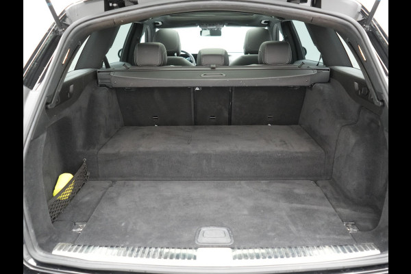 Mercedes-Benz E-Klasse Estate 300 e AMG Line PHEV 320pk Dealer O.H. | Panodak | Camera | Alcantara Sportstoelen Verwarmd | Sfeerverlichting | Blis | Apple Carplay | Night Pakket | Virtual | Navigatie | DAB | Plug In Hybrid |