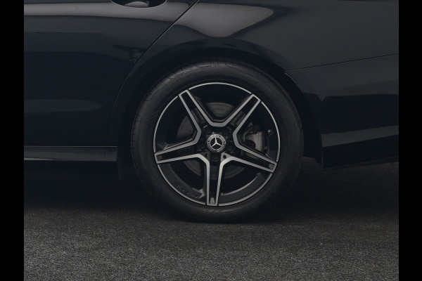 Mercedes-Benz E-Klasse Estate 300 e AMG Line PHEV 320pk Dealer O.H. | Panodak | Camera | Alcantara Sportstoelen Verwarmd | Sfeerverlichting | Blis | Apple Carplay | Night Pakket | Virtual | Navigatie | DAB | Plug In Hybrid |