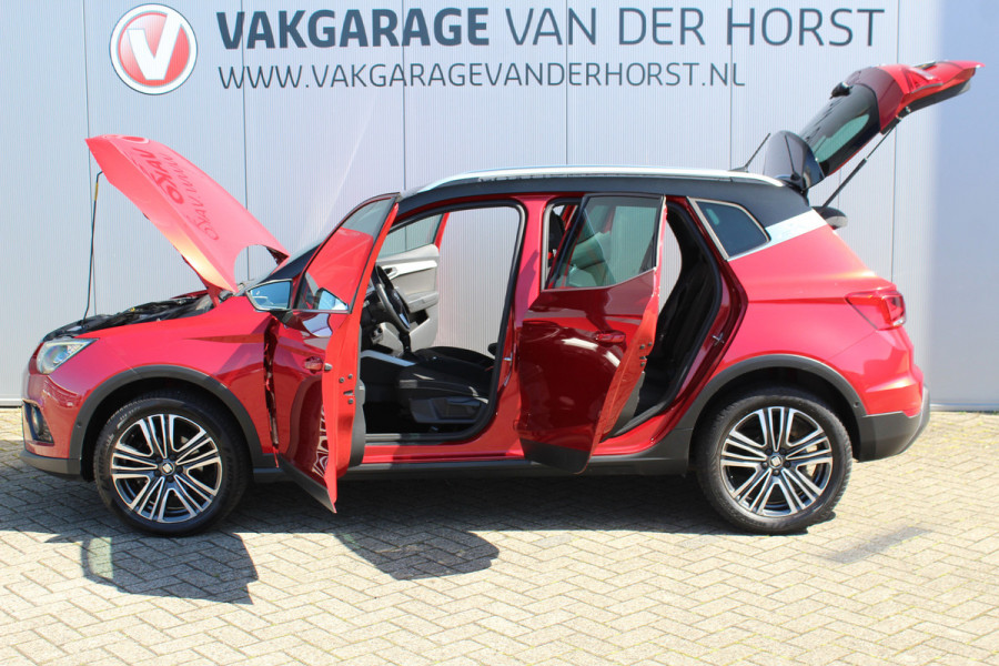 Seat Arona 1.0-115pk TSI Xcellence Business Intense AUTOMAAT ! Gun uzelf het plezier en comfort van een automaat ! Autm. airco dual, cruise cntrl, LM wielen, keyless entry-keyless go, camera, parkeersensoren v en a, dodehoek ass., LED verl., navigatie, telefoonvoorb. etc