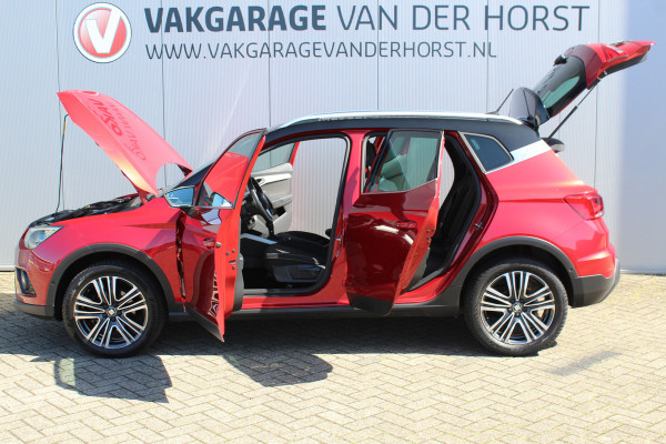 Seat Arona 1.0-115pk TSI Xcellence Business Intense AUTOMAAT ! Gun uzelf het plezier en comfort van een automaat ! Autm. airco dual, cruise cntrl, LM wielen, keyless entry-keyless go, camera, parkeersensoren v en a, dodehoek ass., LED verl., navigatie, telefoonvoorb. etc