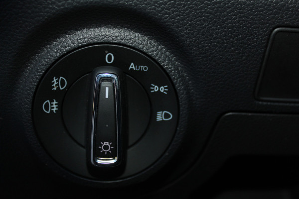 Seat Arona 1.0-115pk TSI Xcellence Business Intense AUTOMAAT ! Gun uzelf het plezier en comfort van een automaat ! Autm. airco dual, cruise cntrl, LM wielen, keyless entry-keyless go, camera, parkeersensoren v en a, dodehoek ass., LED verl., navigatie, telefoonvoorb. etc