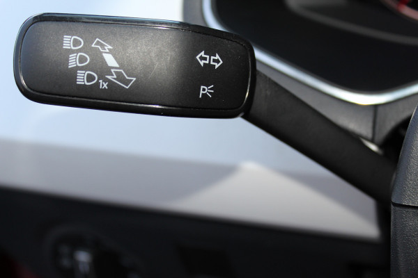 Seat Arona 1.0-115pk TSI Xcellence Business Intense AUTOMAAT ! Gun uzelf het plezier en comfort van een automaat ! Autm. airco dual, cruise cntrl, LM wielen, keyless entry-keyless go, camera, parkeersensoren v en a, dodehoek ass., LED verl., navigatie, telefoonvoorb. etc