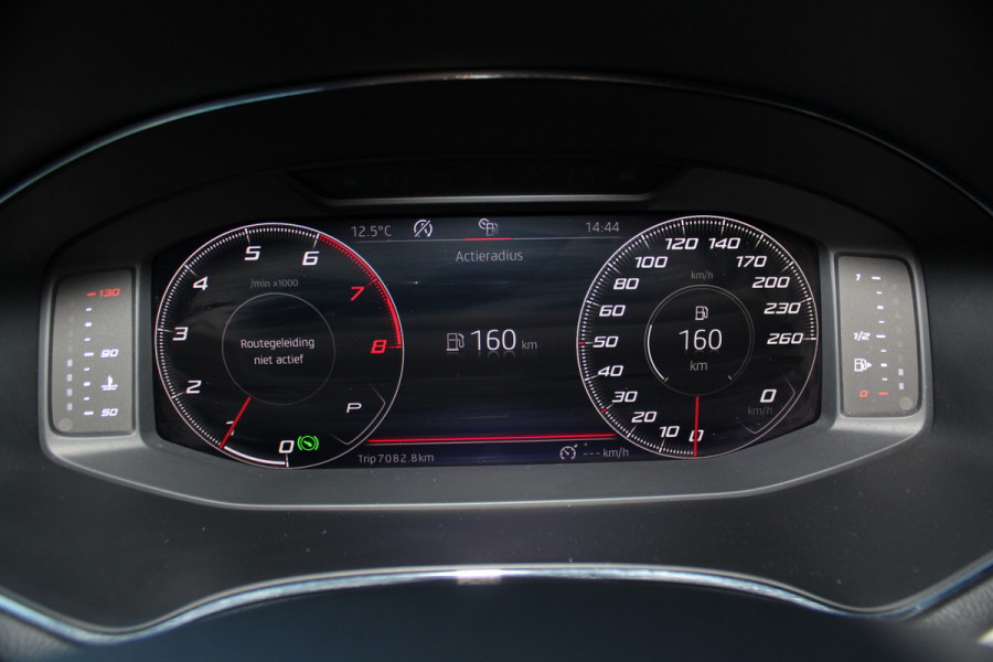 Seat Arona 1.0-115pk TSI Xcellence Business Intense AUTOMAAT ! Gun uzelf het plezier en comfort van een automaat ! Autm. airco dual, cruise cntrl, LM wielen, keyless entry-keyless go, camera, parkeersensoren v en a, dodehoek ass., LED verl., navigatie, telefoonvoorb. etc