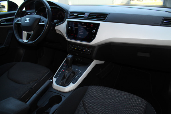 Seat Arona 1.0-115pk TSI Xcellence Business Intense AUTOMAAT ! Gun uzelf het plezier en comfort van een automaat ! Autm. airco dual, cruise cntrl, LM wielen, keyless entry-keyless go, camera, parkeersensoren v en a, dodehoek ass., LED verl., navigatie, telefoonvoorb. etc