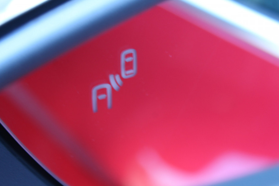 Seat Arona 1.0-115pk TSI Xcellence Business Intense AUTOMAAT ! Gun uzelf het plezier en comfort van een automaat ! Autm. airco dual, cruise cntrl, LM wielen, keyless entry-keyless go, camera, parkeersensoren v en a, dodehoek ass., LED verl., navigatie, telefoonvoorb. etc